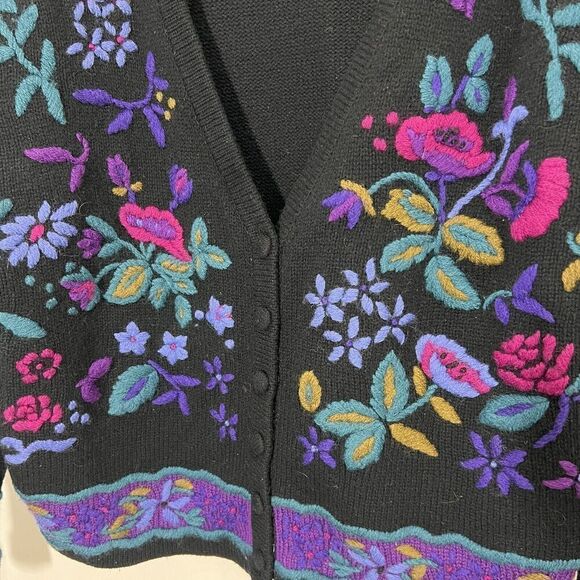 Ll Bean Vintage Cardigan Sweater Women’s L Wool Black Floral Embroidered - Picture 3 of 6